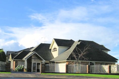 Photo of property in 64 Waldorf Crescent, Orewa, 0931