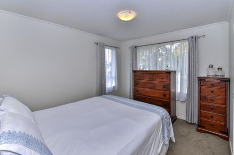 Photo of property in 4 Lipton Grove, Opaheke, Papakura, 2113