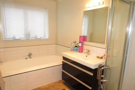 Photo of property in 631a Queen Street East, Levin, 5510