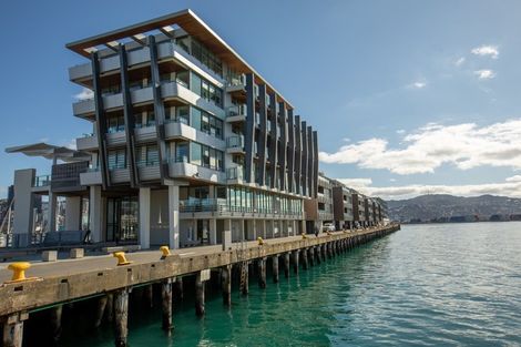 Photo of property in Clyde Quay Wharf, 2a/6 Clyde Quay Wharf, Te Aro, Wellington, 6011