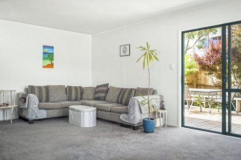 Photo of property in 4 Spinella Drive, Bayview, Auckland, 0629