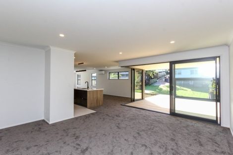 Photo of property in 5 Mackillop Way, Brooklands, New Plymouth, 4310