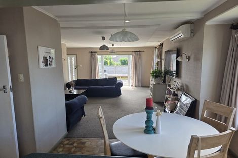 Photo of property in 8 Karaka Street, Merrilands, New Plymouth, 4312