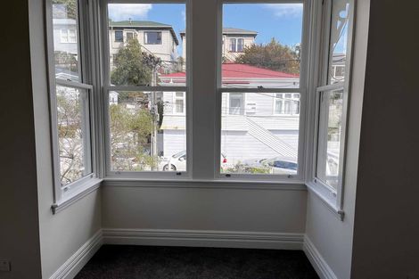 Photo of property in 7 Rixon Grove, Mount Victoria, Wellington, 6011