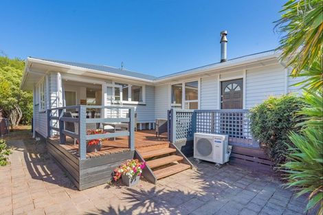 Photo of property in 53 Kirk Street, Otaki, 5512