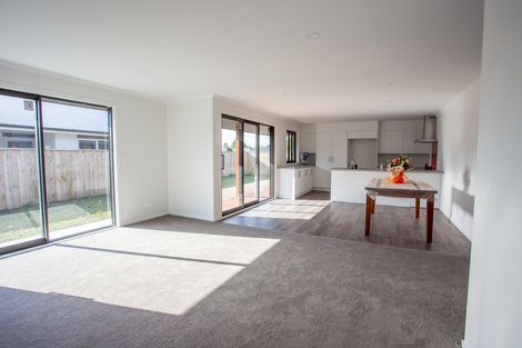 Photo of property in 5 Van Baarle Close, Carterton, 5713