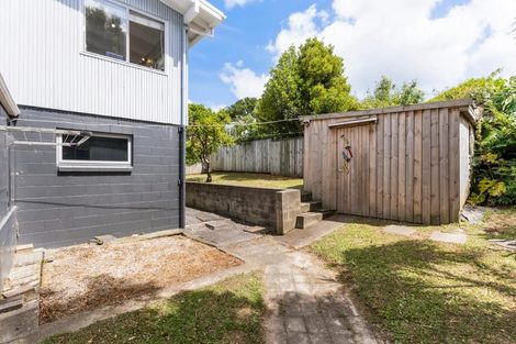 Photo of property in 2/29 Sealy Road, Torbay, Auckland, 0630