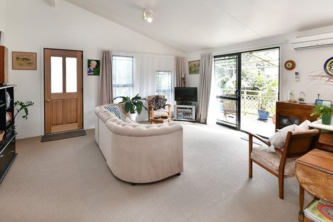 Photo of property in 33e Springs Road, Parakai, 0830