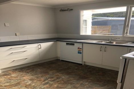 Photo of property in 24 Marere Avenue, Paraparaumu, 5032