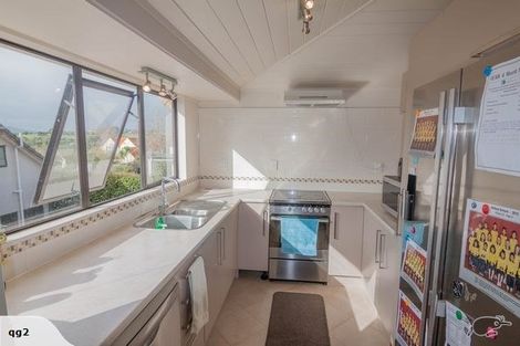 Photo of property in 2/46 Eversleigh Road, Belmont, Auckland, 0622