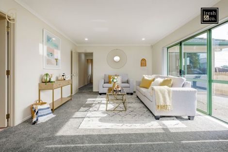 Photo of property in 22 Mt Lebanon Crescent, The Gardens, Auckland, 2105