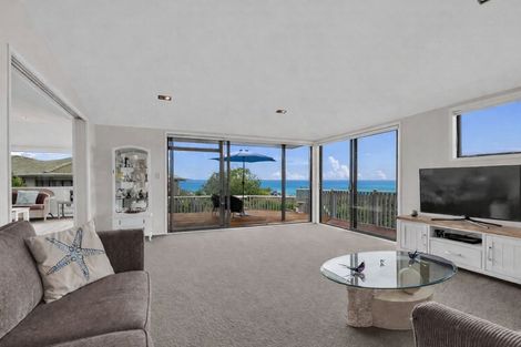 Photo of property in 86 Tiri Road, Tindalls Beach, Whangaparaoa, 0930