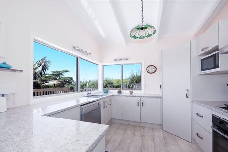 Photo of property in 20 Stratford Drive, Cable Bay, 0420