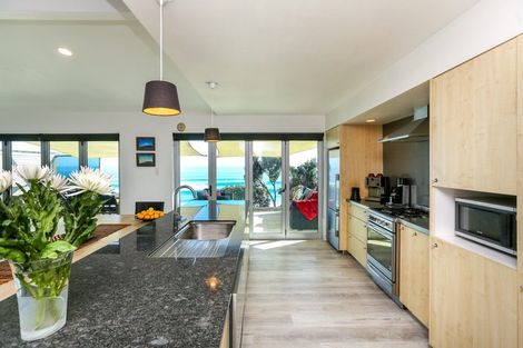 Photo of property in 93 Messenger Terrace, Oakura, 4314