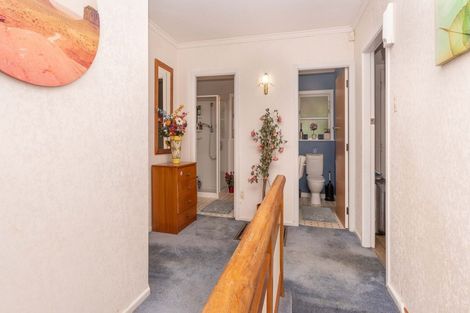 Photo of property in 24a Lyndhurst Road, Tawa, Wellington, 5028