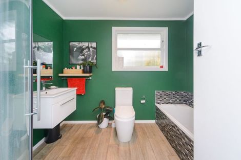 Photo of property in 1 Lifford Place, Awapuni, Palmerston North, 4412