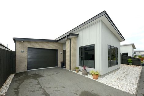 Photo of property in 11 Glenbarr Lane, Broomfield, Christchurch, 8042