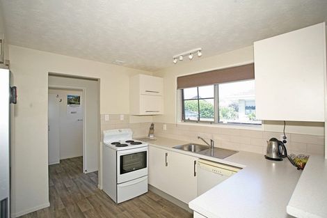 Photo of property in 4 Karnak Crescent, Russley, Christchurch, 8042