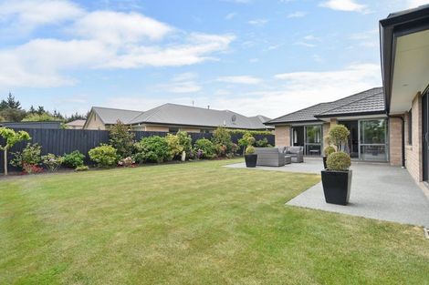 Photo of property in 3 Orewa Close, Parklands, Christchurch, 8083