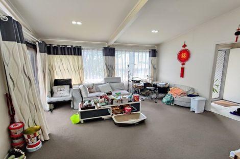 Photo of property in 5 Portadown Avenue, Pakuranga Heights, Auckland, 2010