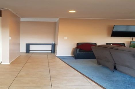 Photo of property in 1/42 Brains Road, Kelston, Auckland, 0602