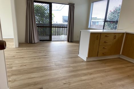 Photo of property in 1/14 Compass Place, Te Atatu Peninsula, Auckland, 0610
