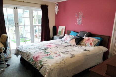 Photo of property in 27 Ngahere Street, Stokes Valley, Lower Hutt, 5019