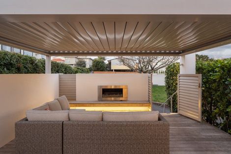 Photo of property in 194 Oceanbeach Road, Mount Maunganui, 3116