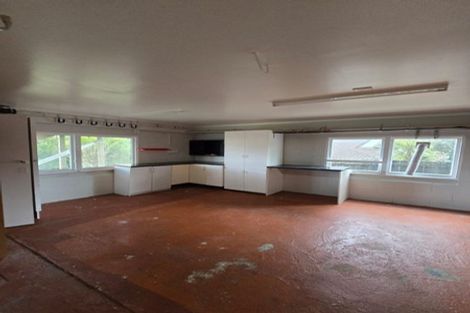 Photo of property in 18 Long Street, Torbay, Auckland, 0630