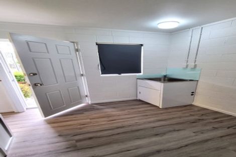 Photo of property in 1/15a Oates Road, Glen Eden, Auckland, 0602