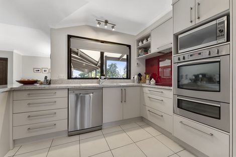 Photo of property in 20 Fairfax Terrace, Frankleigh Park, New Plymouth, 4310