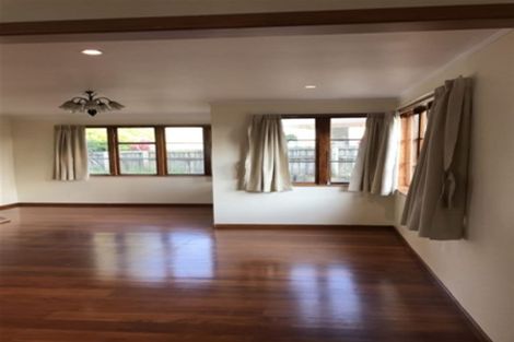 Photo of property in 11 Ramwall Place, Weymouth, Auckland, 2103