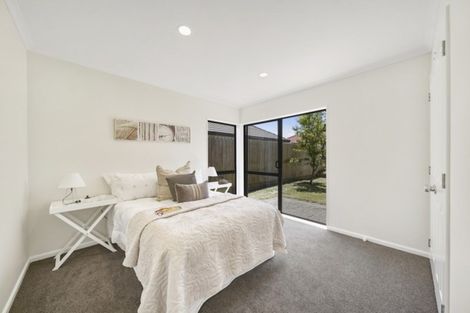 Photo of property in 1 Fencotie Place, Northpark, Auckland, 2013