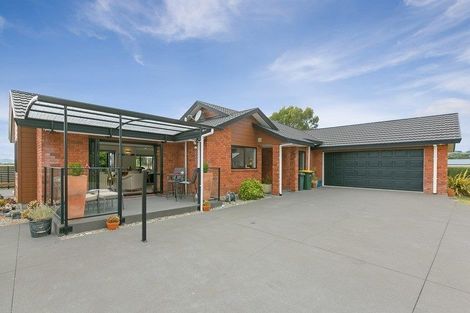 Photo of property in 12 Beach Road, Urenui, 4377