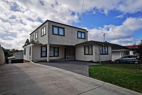 Photo of property in 14 Cron Avenue, Te Atatu South, Auckland, 0610
