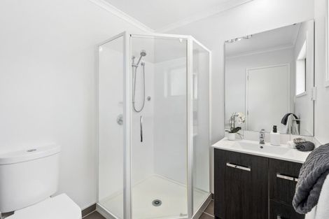 Photo of property in 33 Mural Place, Greenhithe, Auckland, 0632