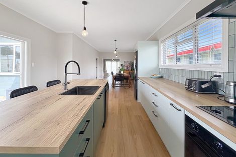 Photo of property in 56 Matai Street, Castlecliff, Whanganui, 4501