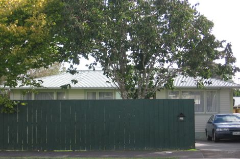 Photo of property in 106 Rathgar Road, Henderson, Auckland, 0610