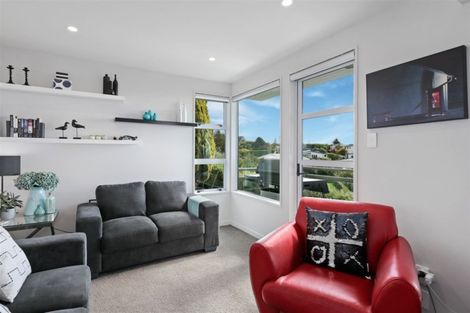 Photo of property in 1/5a Madeley Road, Mount Pleasant, Christchurch, 8081