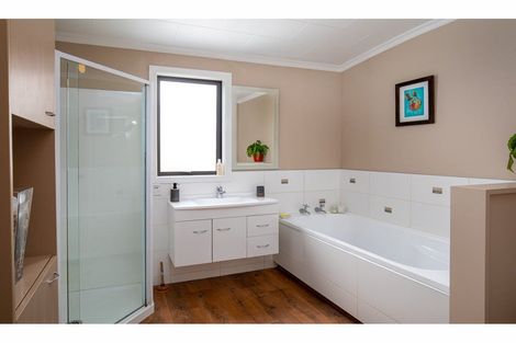 Photo of property in 82 Ashworth Street, Alexandra, 9320