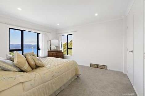 Photo of property in 142 Glanmire Road, Newlands, Wellington, 6037