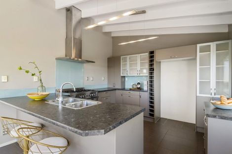 Photo of property in 9 Malters Place, Browns Bay, Auckland, 0630