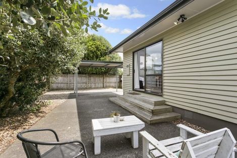 Photo of property in 15a Lillian Place, Orewa, 0931