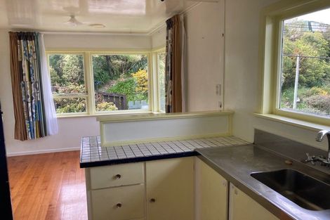 Photo of property in 52 Salford Street, Newlands, Wellington, 6037