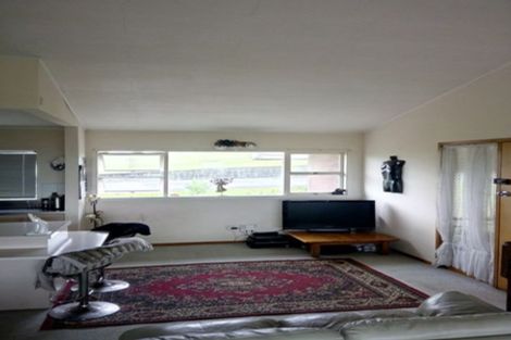 Photo of property in 2/26 Mellons Bay Road, Howick, Auckland, 2014