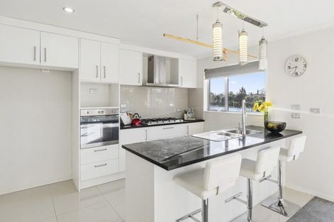 Photo of property in 2f Wood Street, Papakura, 2110