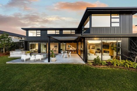 Photo of property in 8 Miran Lane, Red Beach, 0932