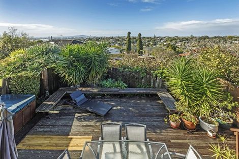 Photo of property in 2/9 Cashmere Place, Glenfield, Auckland, 0629