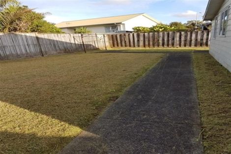 Photo of property in 2/1 Imperial Place, Henderson, Auckland, 0612