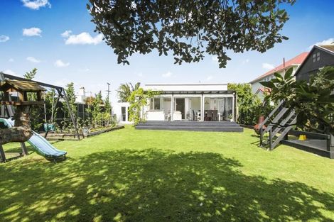 Photo of property in 265 Point Chevalier Road, Point Chevalier, Auckland, 1022